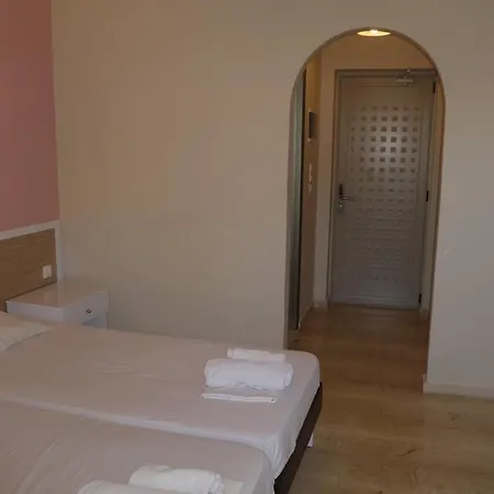 Aparthotel Costas & Chrysoula 3*